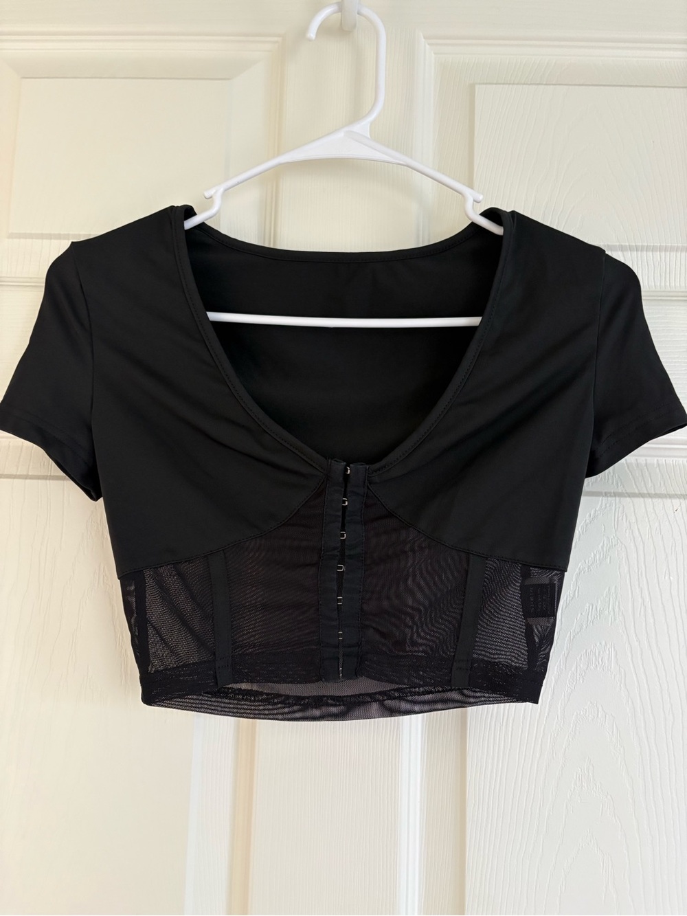 SHEIN Black Short Sleeve Mesh Hook-Front Crop Top